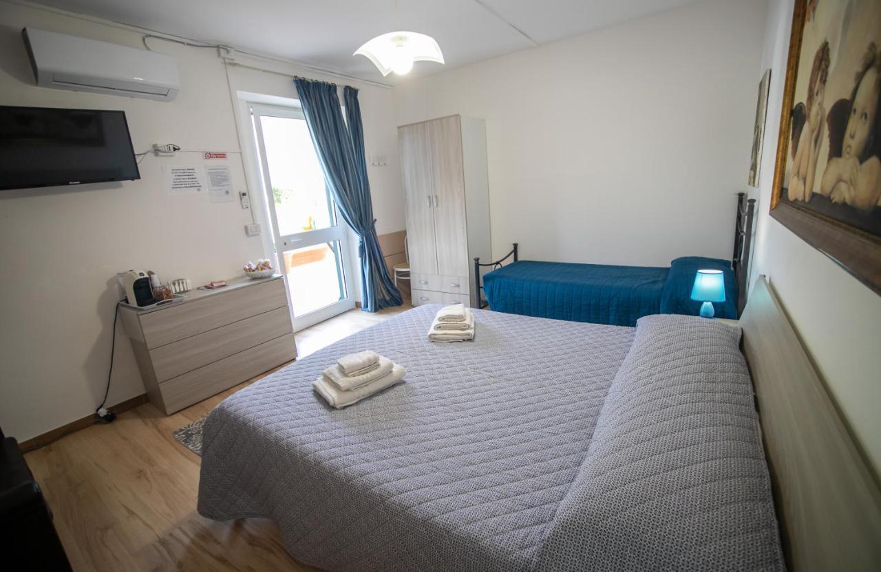 Royal Rooms Terracina Exterior photo