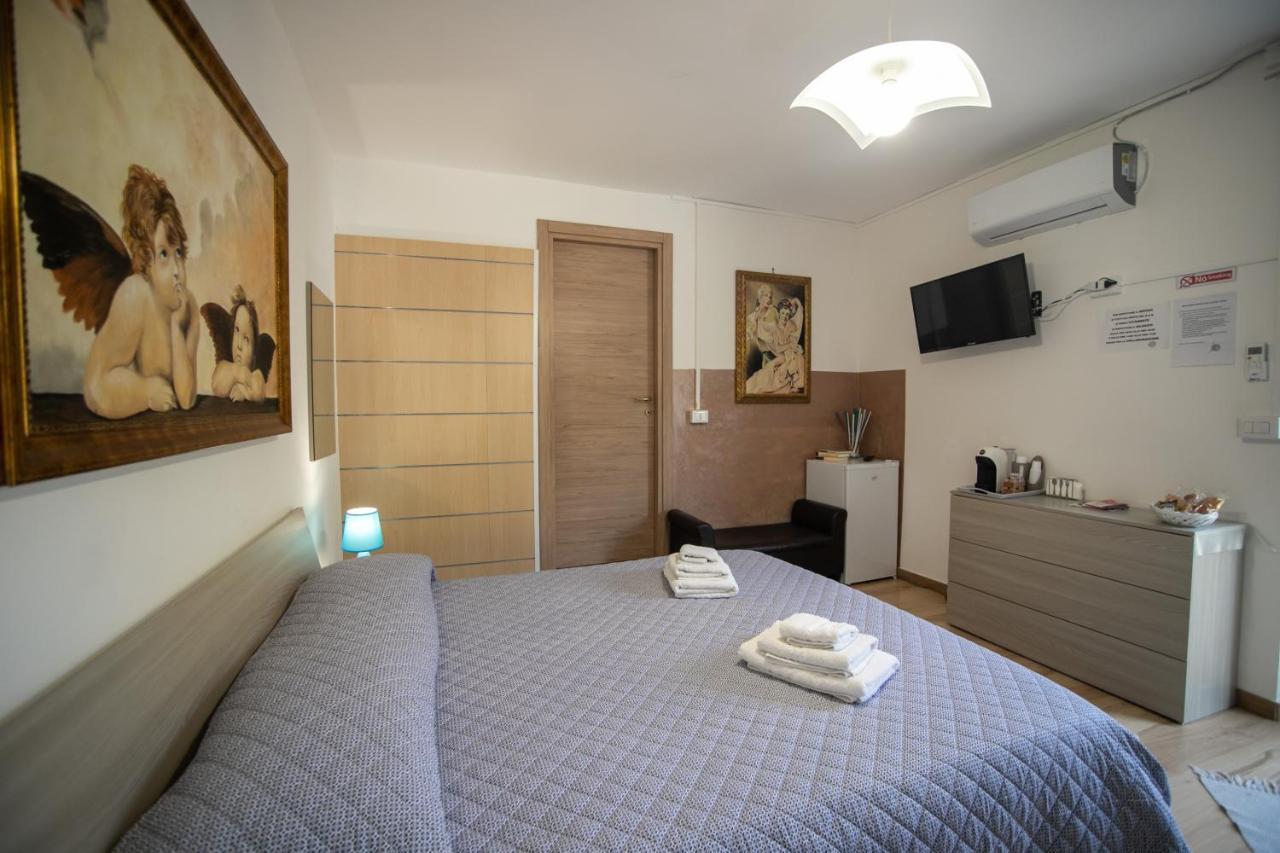 Royal Rooms Terracina Exterior photo